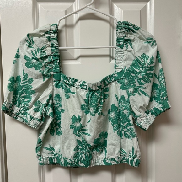 American Eagle Green and White Crop Top Puff Sleeve size small - Picture 1 of 4